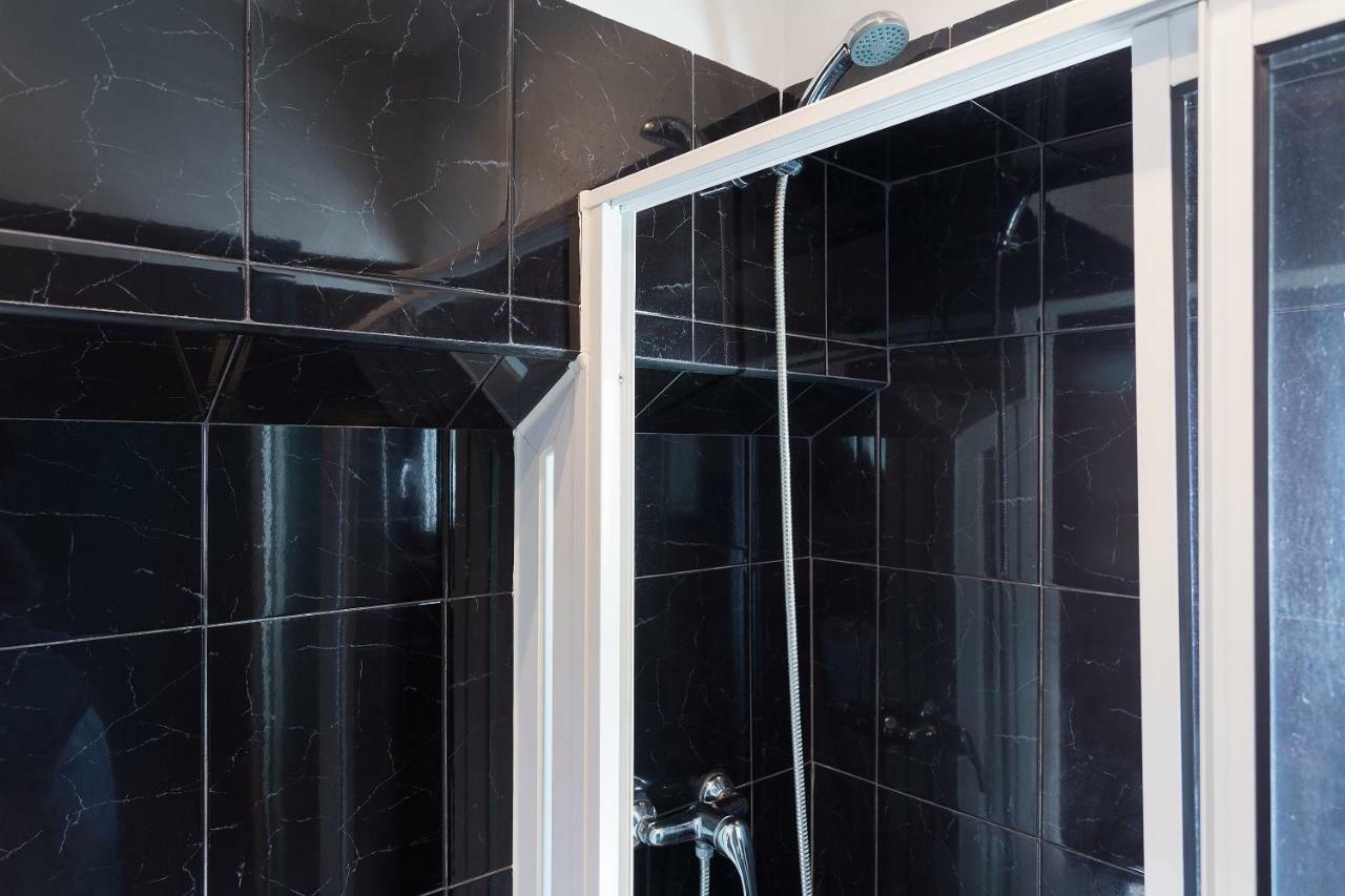 Chiado Bairro Alto, Bright And Newly Renovated 3 Bedroom Apartment, Lisbon Historical Center Luaran gambar